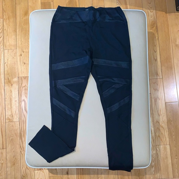 Black Leggings - Picture 1 of 3